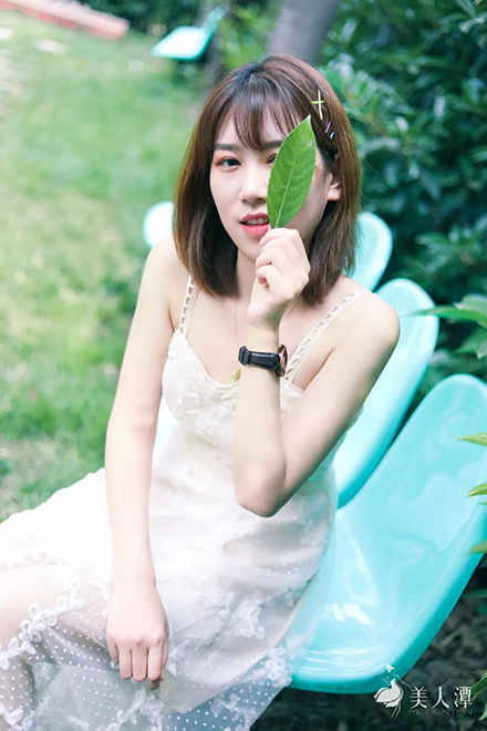 街拍 | 夏日炎炎，不妨和小姐姐來(lái)一場(chǎng)清涼系