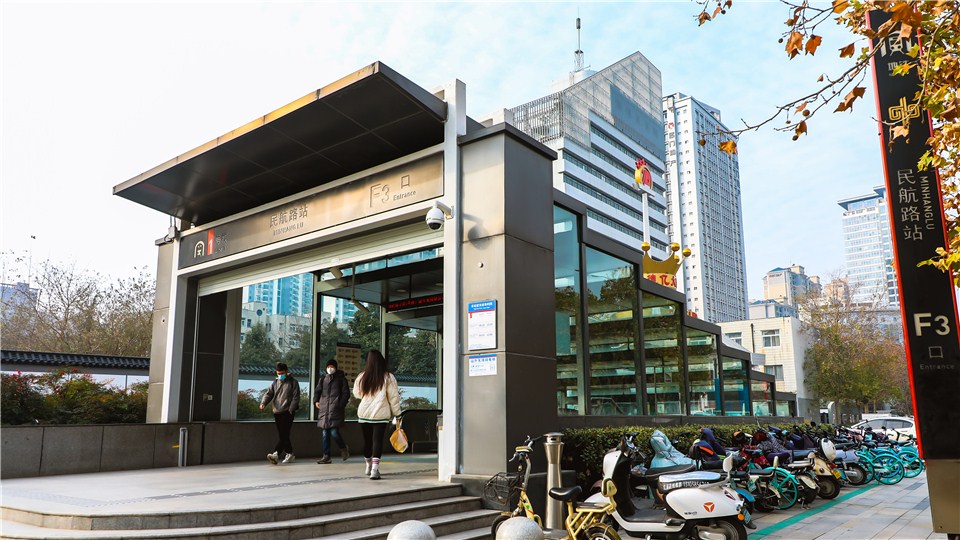 全力拼經濟 奮戰(zhàn)開門紅丨鄭州地鐵日客運量重返“百萬