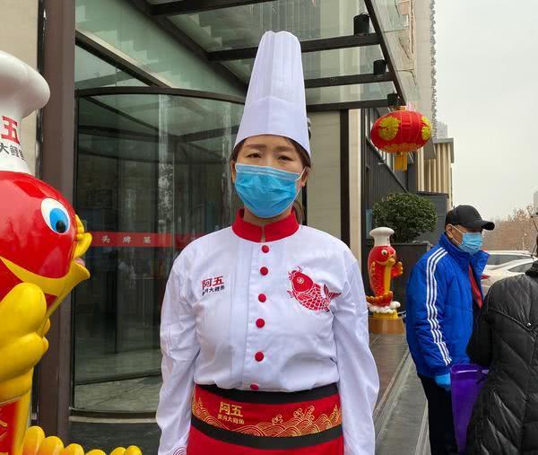 這支河南醫(yī)療支援隊有口福了！家鄉(xiāng)大廚為你們赴漢親制燴面、胡辣湯、水煎包